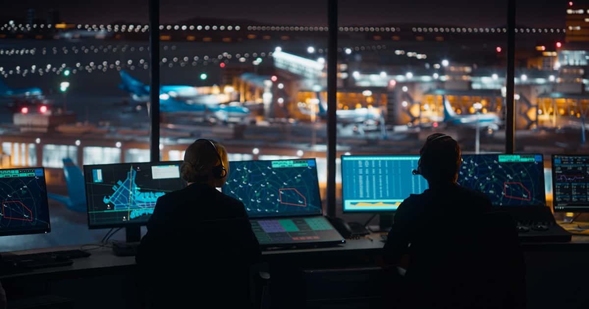 Why ADS-B Information Must Be Mandatory on the Flight Deck